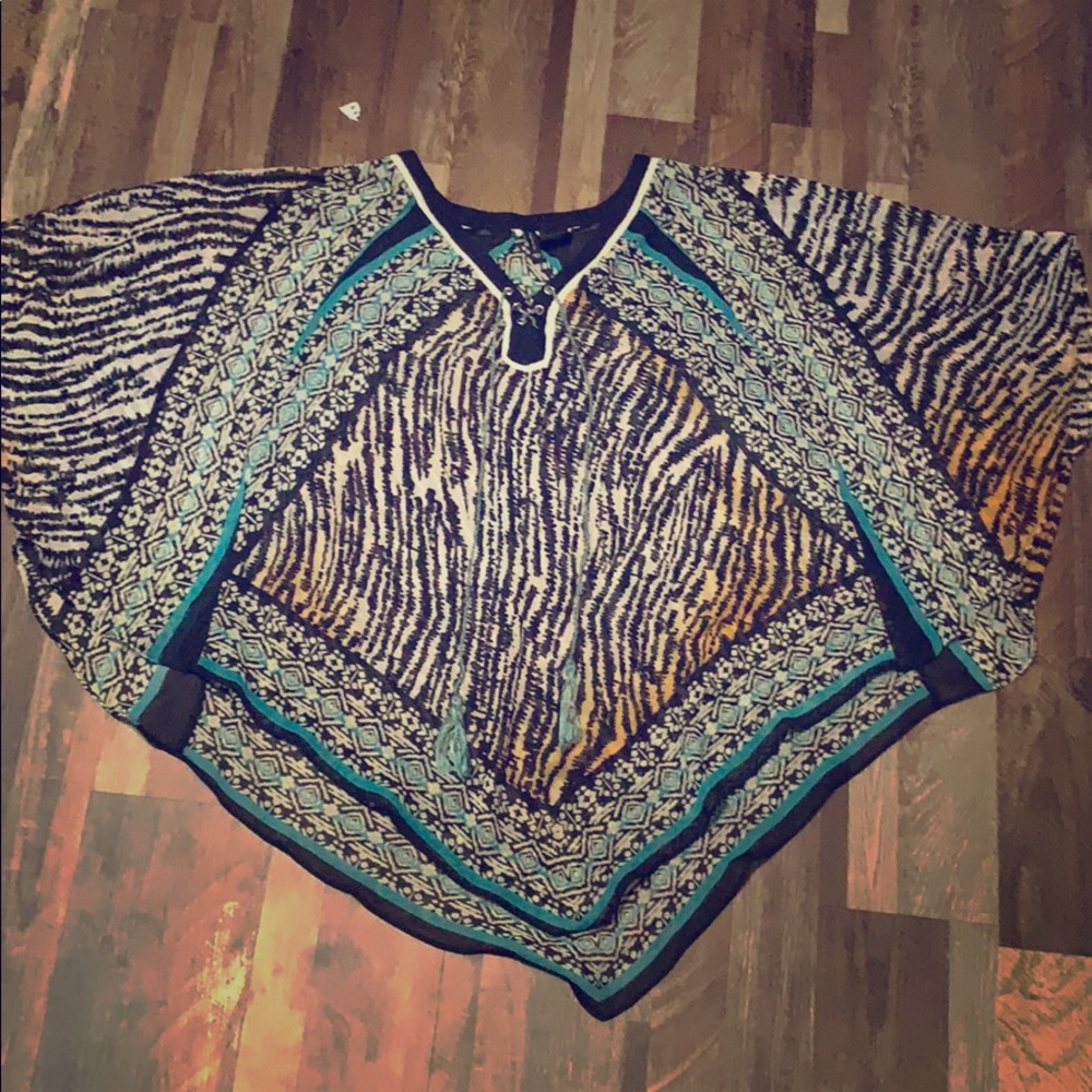 V front chiffon poncho top